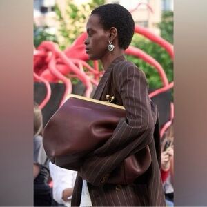 Coach Large Kisslock Frame Bag 
Black Current/Gold BNWT